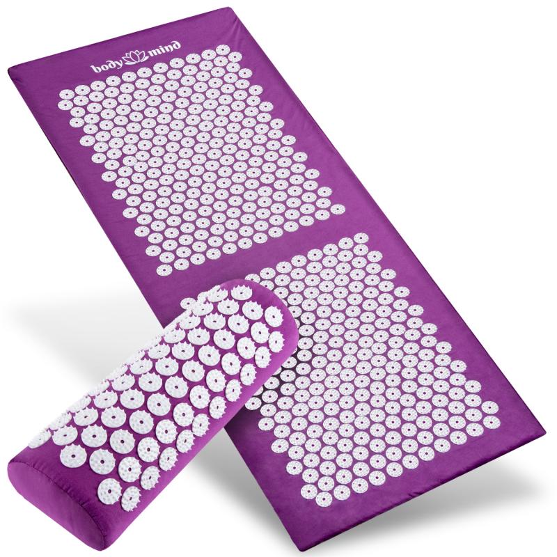 Massagematte mit 13662 Spitzen und mit Kissen